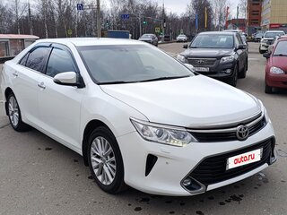 2015 Toyota Camry VII (XV50) Рестайлинг, белый, 2030000 рублей, вид 5