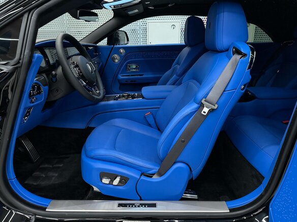 2026 Rolls-Royce Spectre Black Badge I Рестайлинг (Series II), чёрный, 74000000 рублей - вид 16