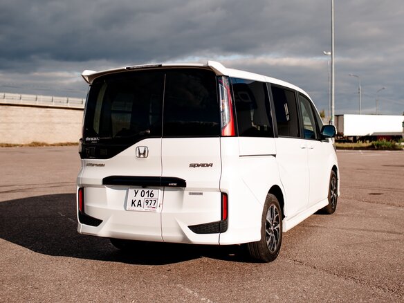 2018 Honda Stepwgn Spada V Рестайлинг, белый, 2799999 рублей - вид 7