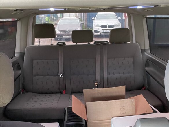 2004 Volkswagen Multivan T5, жёлтый, 1350000 рублей - вид 11