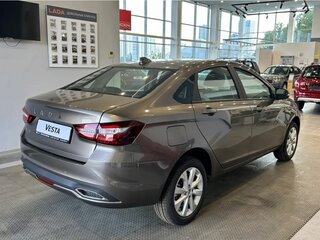 2026 Lada (ВАЗ) Vesta I Рестайлинг (NG), коричневый, 1837000 рублей, вид 3