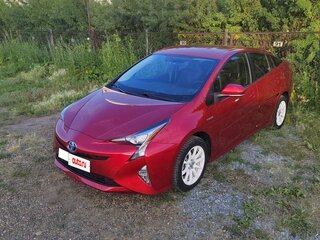 2016 Toyota Prius IV (XW50), красный, 1930000 рублей, вид 1