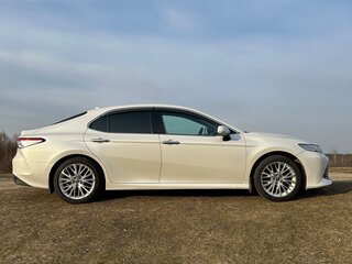 2020 Toyota Camry VIII (XV70), белый, 3000000 рублей, вид 5