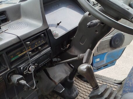 1990 Mitsubishi L-Series, синий, 820000 рублей, вид 4