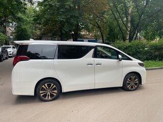 2021 Toyota Alphard III Рестайлинг, белый, 8500000 рублей, вид 2