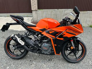 2022 KTM RC 390, красный, 580000 рублей, вид 2