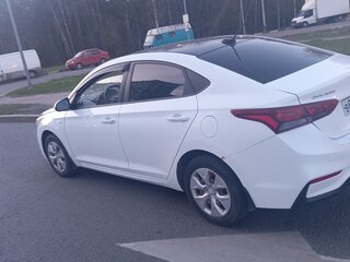 2017 Hyundai Solaris II, белый, 750000 рублей, вид 4