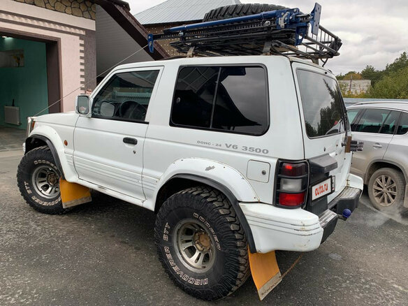 1994 Mitsubishi Pajero II, белый - вид 1