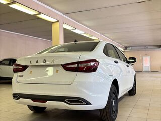 2024 Lada (ВАЗ) Vesta I Рестайлинг (NG), белый, 1513000 рублей, вид 2