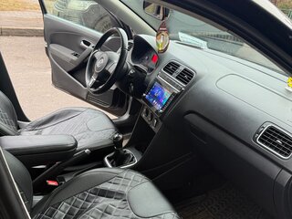 2012 Volkswagen Polo V, чёрный, 650000 рублей, вид 3