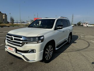 2017 Toyota Land Cruiser 200 Series Рестайлинг 2, белый, 7500000 рублей, вид 1