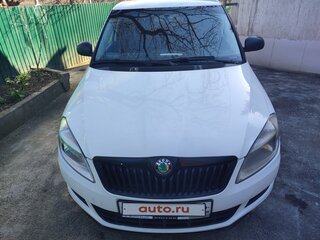 2012 Skoda Fabia II Рестайлинг, белый, 650000 рублей, вид 1