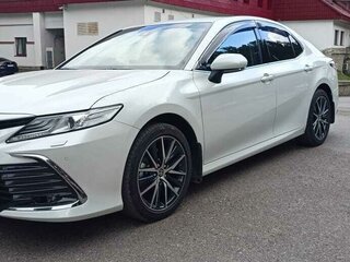 2021 Toyota Camry VIII (XV70) Рестайлинг, белый, 4555000 рублей, вид 1
