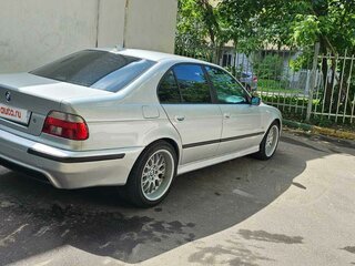 2002 BMW 5 серии 525i IV (E39) Рестайлинг, серебристый, 1100000 рублей, вид 4