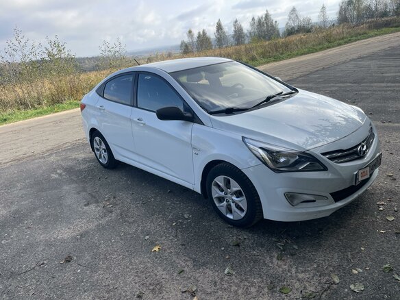 2016 Hyundai Solaris I Рестайлинг, белый, 1050000 рублей - вид 3