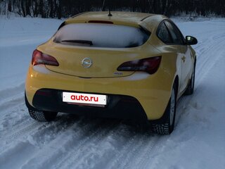 2014 Opel Astra GTC J Рестайлинг, жёлтый, 800000 рублей, вид 3