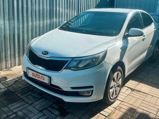 2015 Kia Rio III Рестайлинг, белый, 1000000 рублей, вид 1
