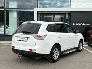 2013 Mitsubishi Outlander III, белый, 1299000 рублей, вид 5
