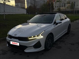 2020 Kia K5 III, белый, 2500000 рублей, вид 1