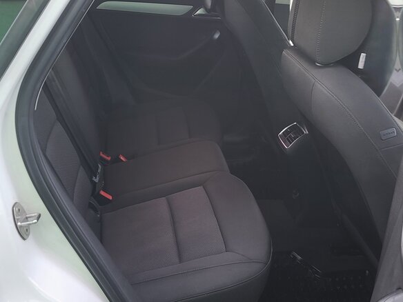 2015 Audi Q3 I (8U) Рестайлинг, белый, 1100000 рублей - вид 17