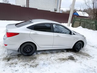2011 Hyundai Solaris I, серый, 880000 рублей, вид 3