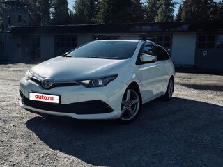 2015 Toyota Auris II Рестайлинг, белый, 1290000 рублей, вид 4