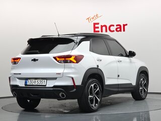 2022 Chevrolet TrailBlazer III, белый, 1673000 рублей, вид 4
