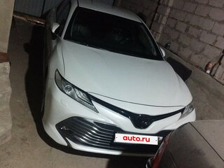 2019 Toyota Camry VIII (XV70), белый, 3500000 рублей, вид 1