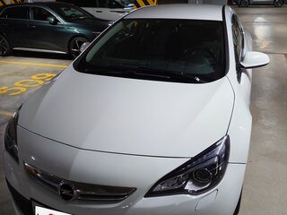 2014 Opel Astra GTC J Рестайлинг, белый, 950000 рублей, вид 3