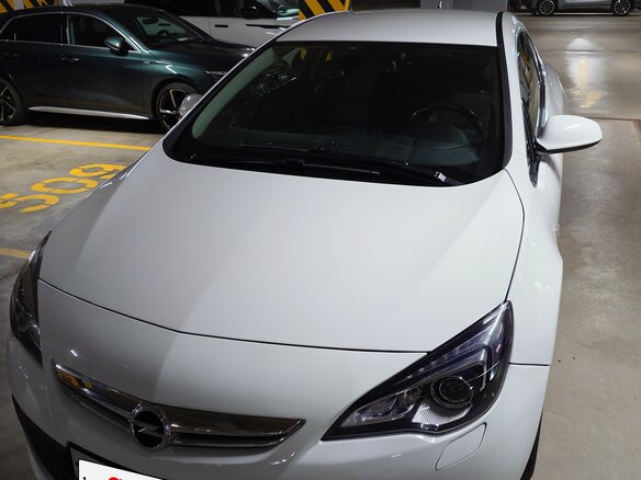 2014 Opel Astra GTC J Рестайлинг, белый, 950000 рублей - вид 2