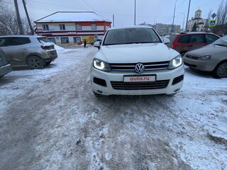 2011 Volkswagen Touareg II, белый, 2050000 рублей, вид 2