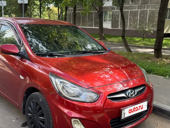 2012 Hyundai Solaris I, красный, 790000 рублей - вид 2