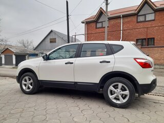 2013 Nissan Qashqai I Рестайлинг, белый, 1050000 рублей, вид 4