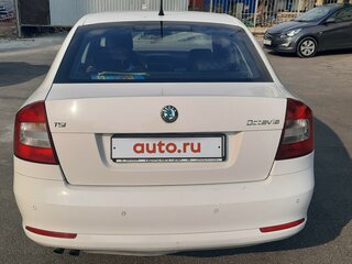 2012 Skoda Octavia II (A5) Рестайлинг, белый, 870000 рублей, вид 2