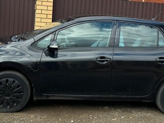 2011 Toyota Auris I Рестайлинг, чёрный, 925000 рублей, вид 3