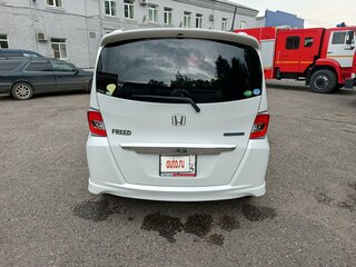 2014 Honda Freed I Рестайлинг, белый, 1550000 рублей, вид 4