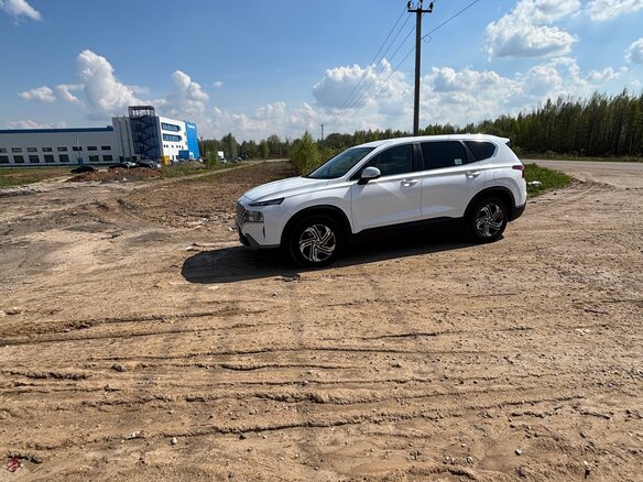 2021 Hyundai Santa Fe IV Рестайлинг, белый, 3650000 рублей - вид 9