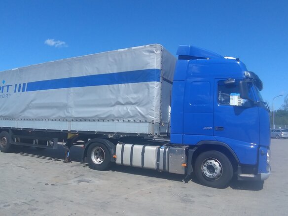 2011 Volvo FH, синий, 4500000 рублей - вид 5