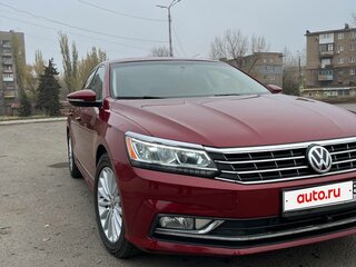 2017 Volkswagen Passat (North America and China) I Рестайлинг, красный, 1850000 рублей, вид 3