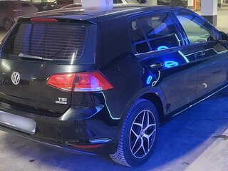 2013 Volkswagen Golf VII, чёрный, 1230000 рублей, вид 1