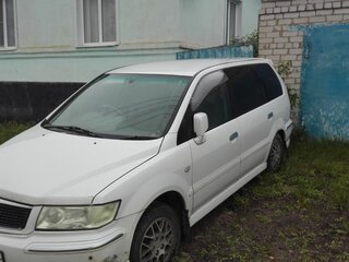 2002 Mitsubishi Chariot Grandis III, белый, 270000 рублей, вид 4