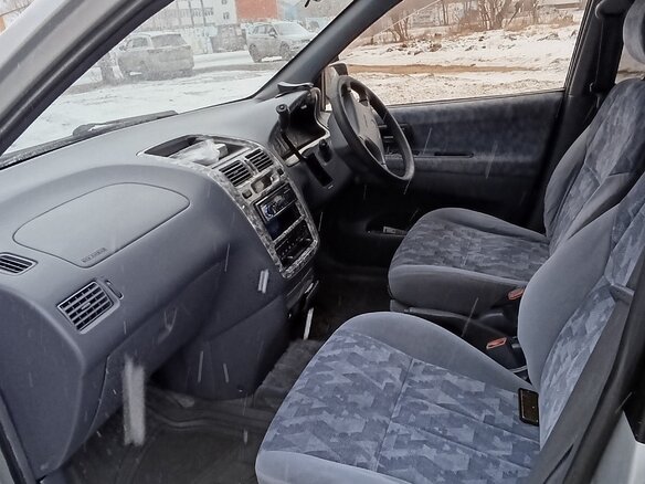 1998 Toyota Ipsum I (M10), серебристый, 500000 рублей - вид 7