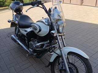 2019 Bajaj Avenger, белый, 180000 рублей, вид 2
