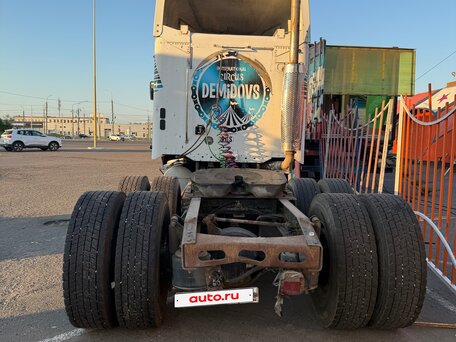 2003 Freightliner Columbia, белый, 1600000 рублей, вид 2
