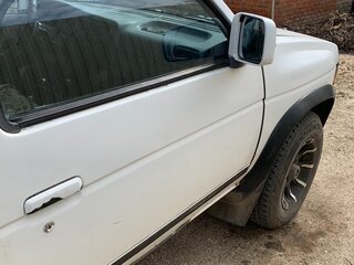 1995 Nissan Pathfinder I, белый, 560000 рублей, вид 3