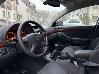2006 Toyota Avensis II, серебристый, 970000 рублей, вид 3