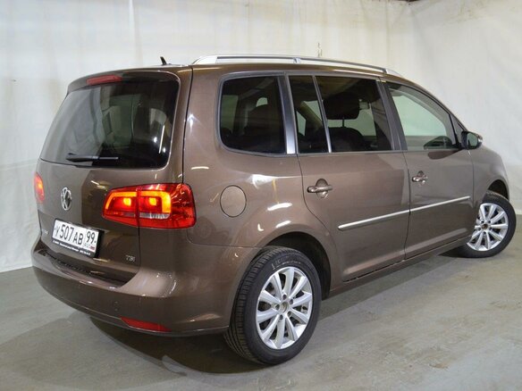 2012 Volkswagen Touran I Рестайлинг 2, коричневый - вид 1
