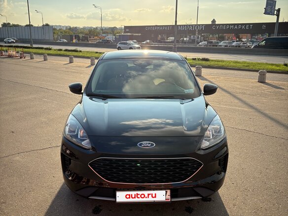 2020 Ford Escape IV, чёрный, 1650000 рублей - вид 1