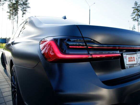 2020 BMW 7 серии 730d xDrive VI (G11/G12) Рестайлинг, чёрный, 7700000 рублей - вид 13