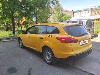 2015 Ford Focus III Рестайлинг, жёлтый, 420000 рублей, вид 4